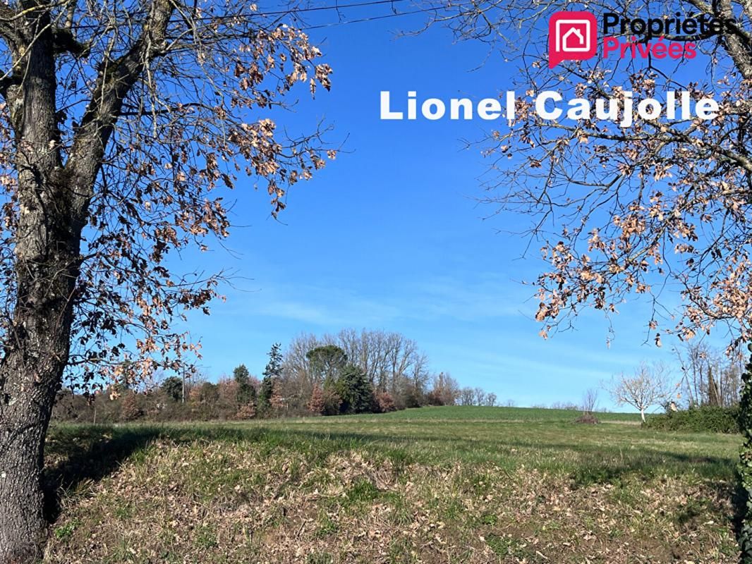 RABASTENS Terrain à bâtir d'environ 4000 m2 2