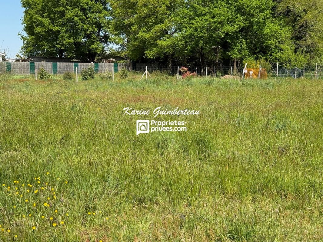 SAINT-DENIS-DE-PILE Terrain Saint Denis De Pile 1300 m2 2