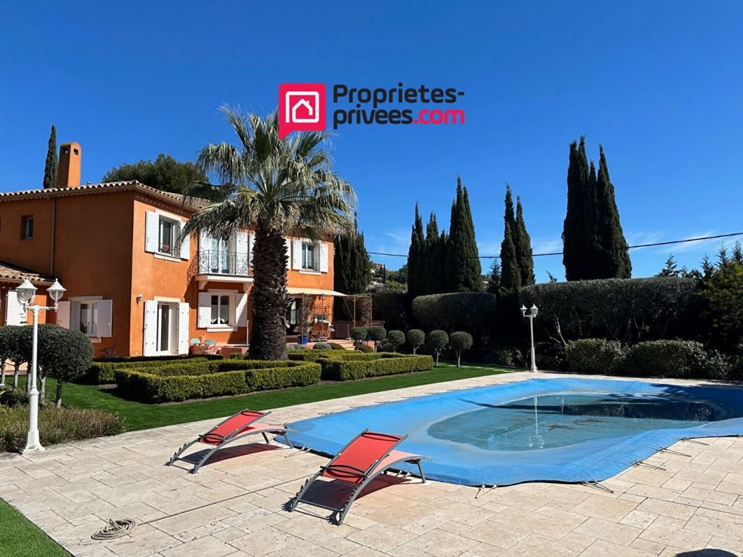 OLLIOULES Maison provençale, jardin, terrasse et piscine 2