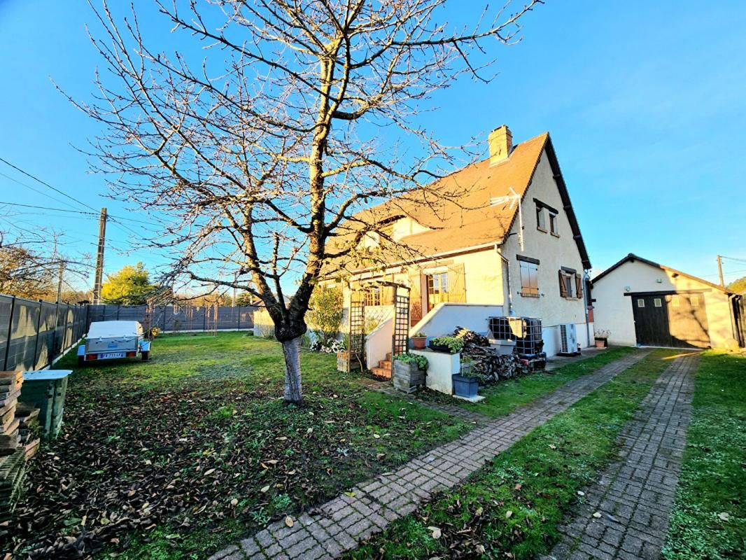 Courcelles Sur Seine, Maison sur sous-sol total de 150 m2 - 5 chambres - sur un terrain plat de 716 m2 - Prix : 277.000