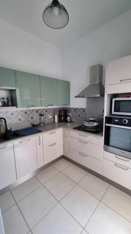 CUGES-LES-PINS Appartement Cuges Les Pins 3 pièce(s) 60 m2  REZ DE JARDIN 3