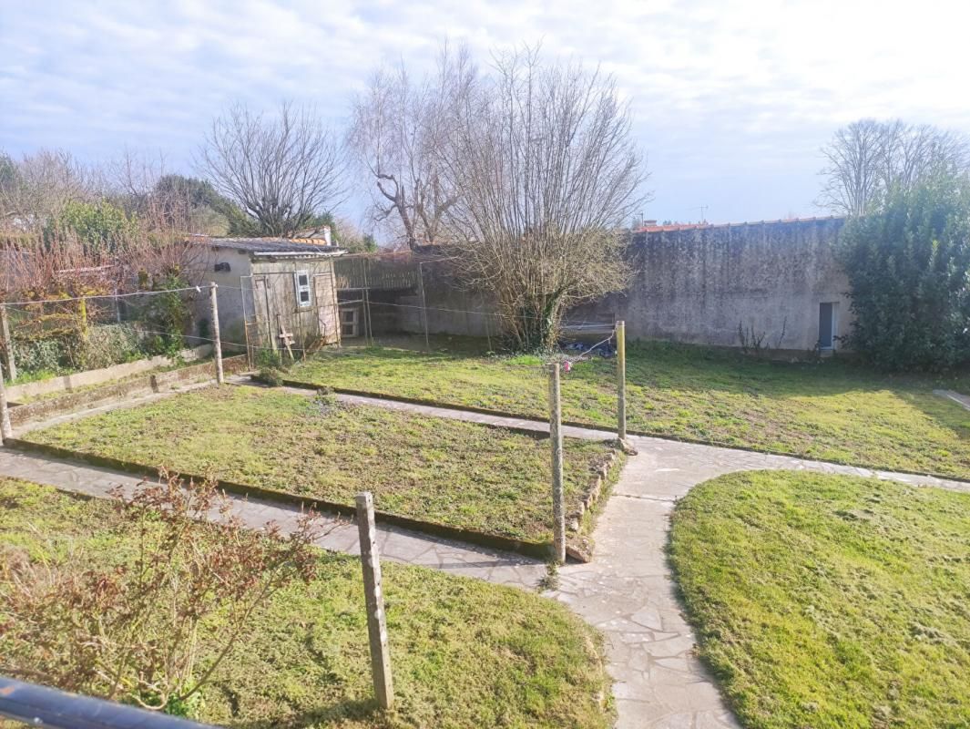 POUZAUGES Maison Pouzauges,  2 chambres , un bureau, 75 m² 3