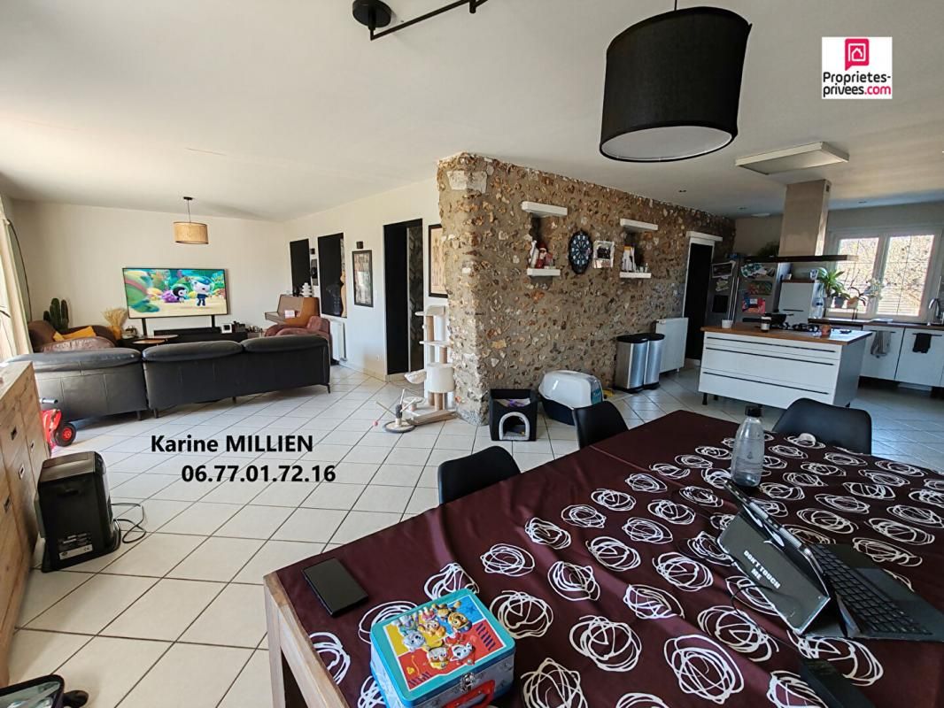 EVREUX 27000 Maison familiale - 1 étage - 7 chambres - Sauna - Cave - Terrain - Garage - 343000 HAI