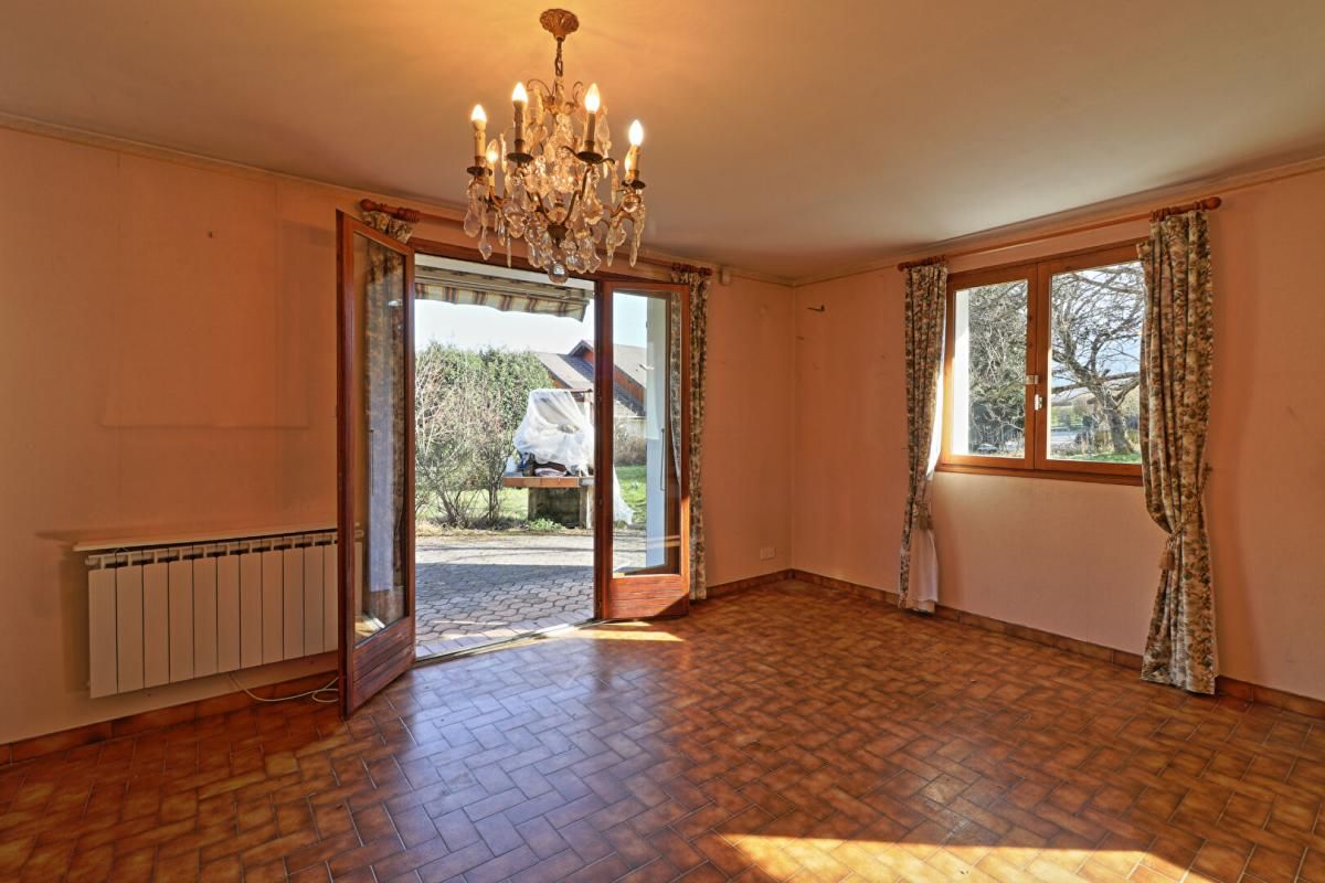 LATHUILE Maison 6 pièces 133 m² avec garage indépendant et jardin de plus de 2500 m² ! 4