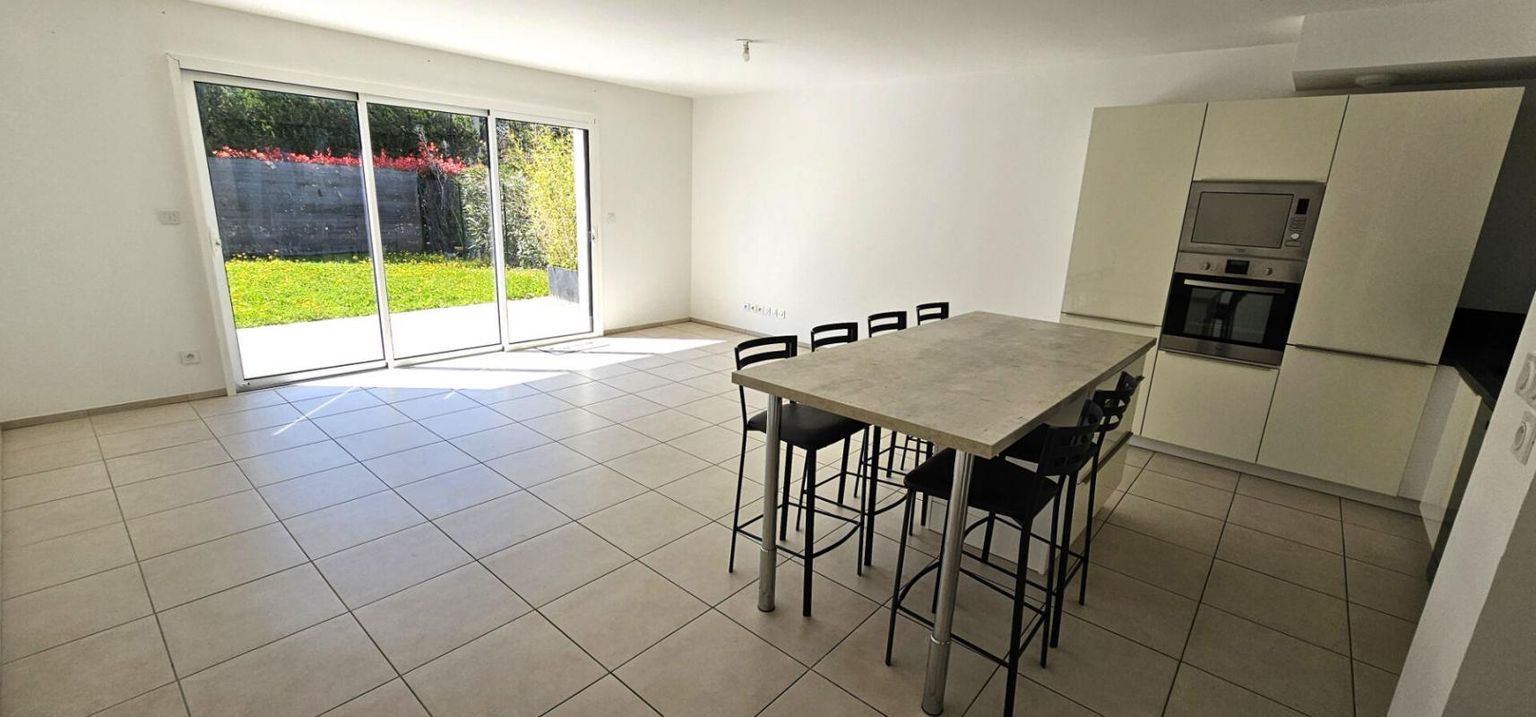 MONTELIMAR Maison de 90,5 m2 avec jardin et garage 2