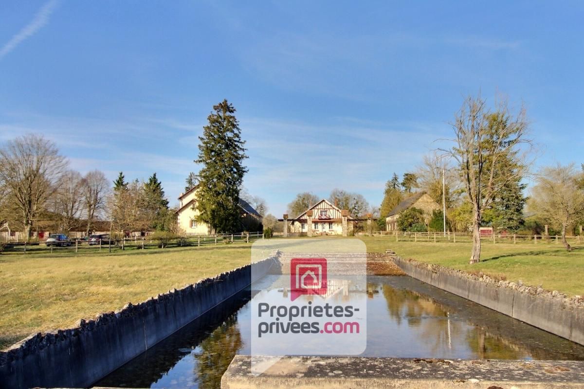 PRESSIGNY-LES-PINS A VENDRE Vaste Propriété composé de 3 Habitations, en  PLEINE NATURE 3