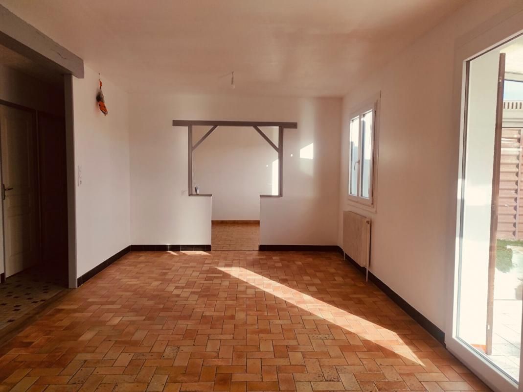 SAINT-LUBIN-DES-JONCHERETS Belle demeure plain pied 4