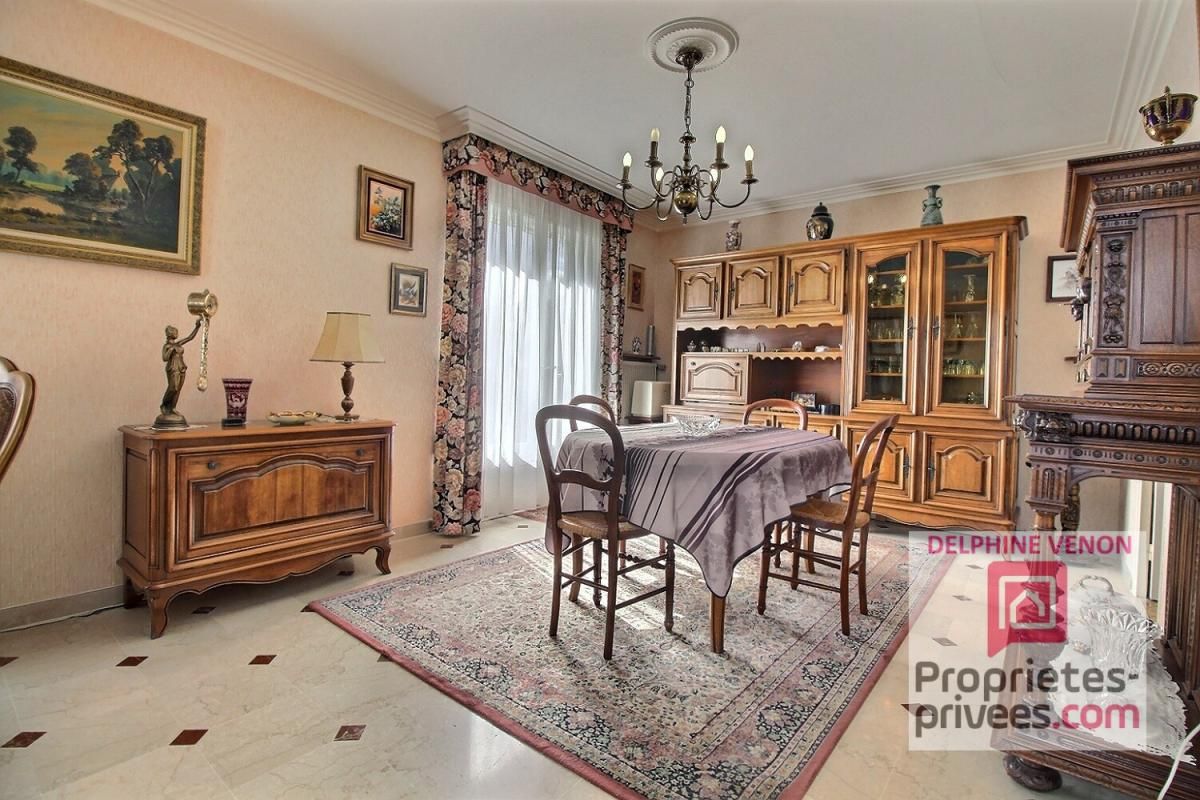 CHATEAUNEUF-SUR-LOIRE Exclusivité - Maison de plain-pied dans un quartier résidentiel prisé proche Loire avec 3 chambres + bureau à Chateauneuf Sur Loire 3