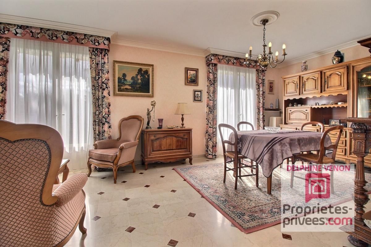 CHATEAUNEUF-SUR-LOIRE Exclusivité - Maison de plain-pied dans un quartier résidentiel prisé proche Loire avec 3 chambres + bureau à Chateauneuf Sur Loire 4