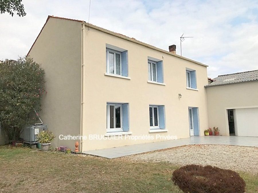 BOUHET Maison de village 114 m2 4 chambres garage, dépendances et jardin 2
