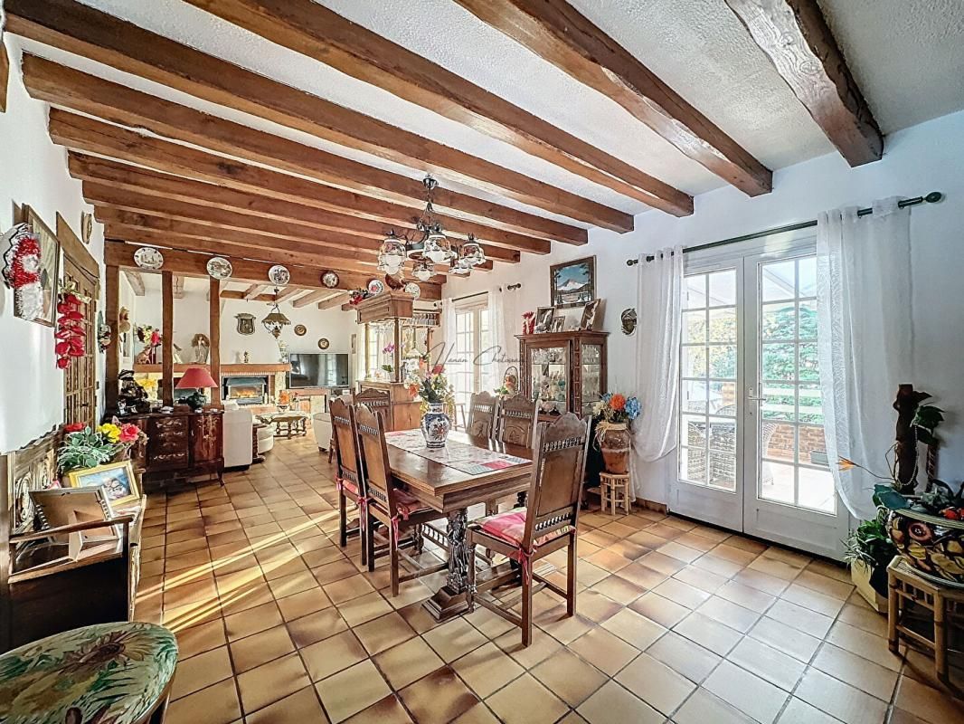 MARCOUSSIS Maison Marcoussis 8 pièces 195 m2 3