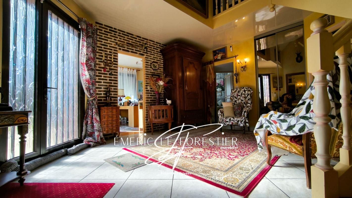 CHATEAUBRIANT Maison Rougé 10 pièce(s) 245 m² 2