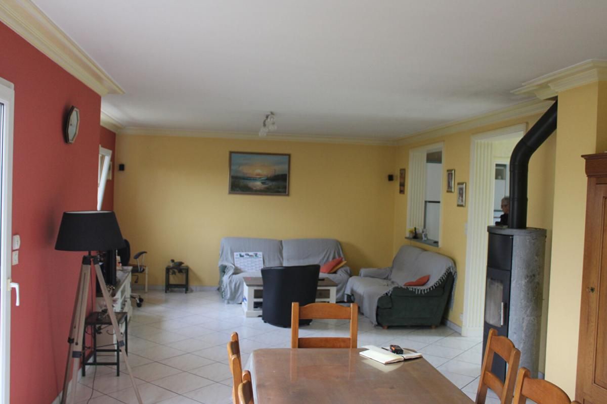 Maison Plouguenast Langast 8 pièce(s) 4 CHAMBRES 127 m2 TERRAIN 750M²