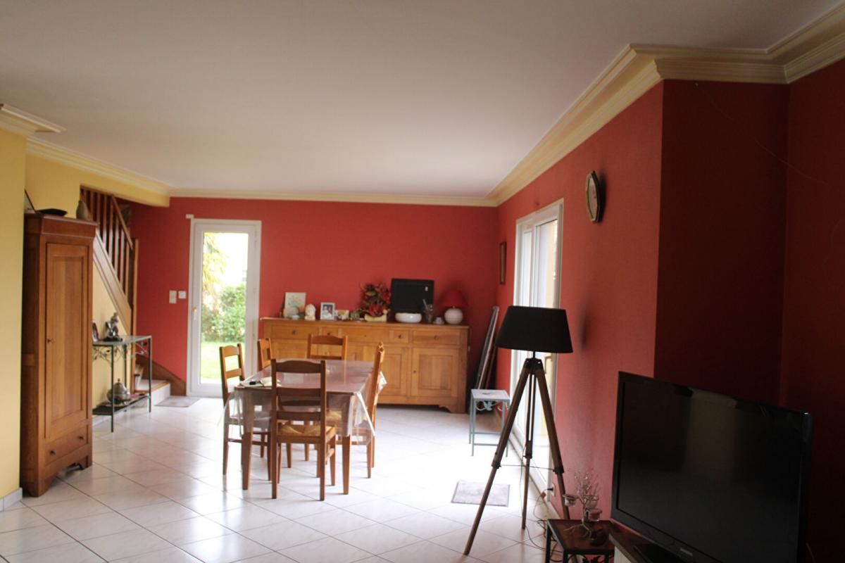 LOUDEAC Maison Plouguenast Langast 8 pièce(s) 4 CHAMBRES 127 m2 TERRAIN 750M² 3