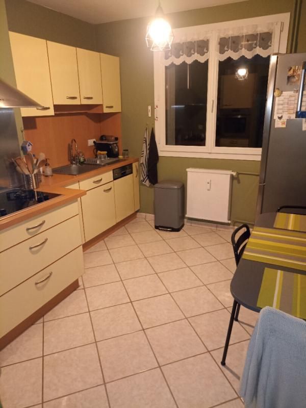 DONZERE Appartement Etat neuf 71m², 2 chambres, Balcon fermé à Donzère 112 000HAI 2