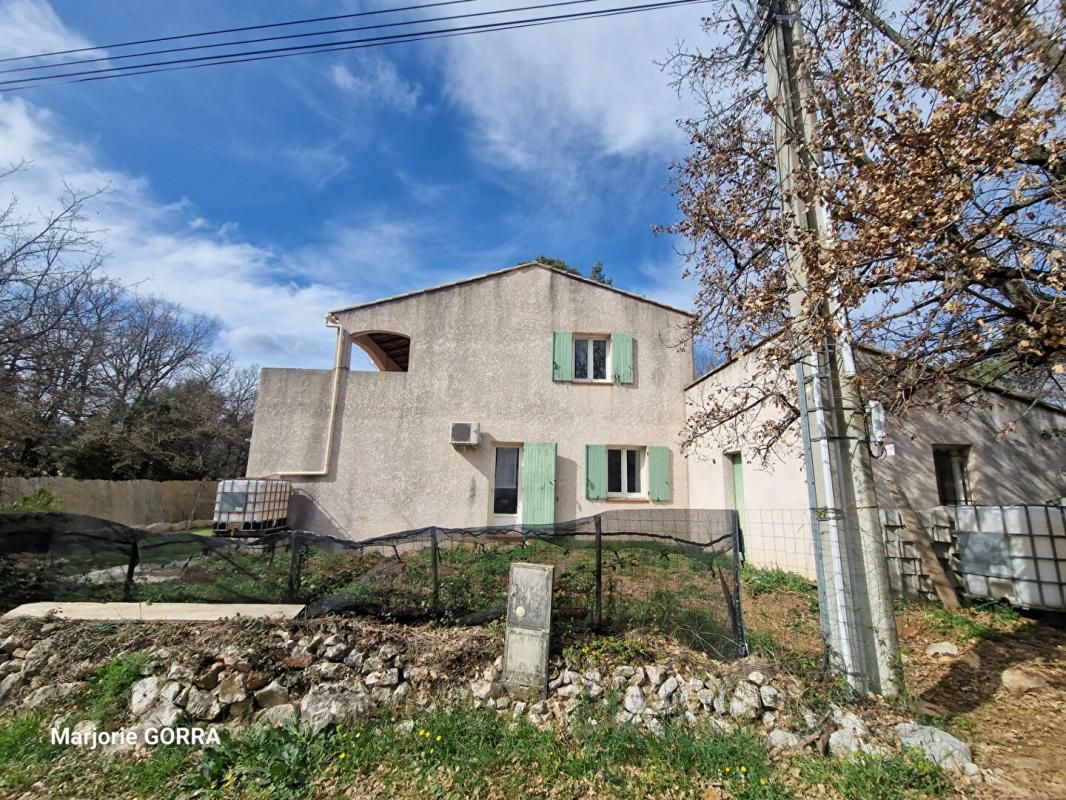 NANS LES PINS VILLA T4/5 SUR 1435 M²