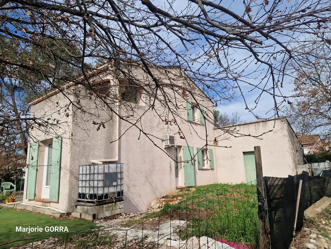 NANS-LES-PINS NANS LES PINS VILLA T4/5 SUR 1435 M² 2