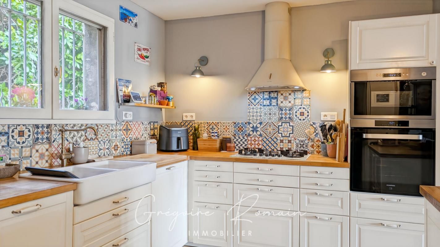 SAINT-CHAMAS Maison Saint Chamas 4 pièces 130 m2 3
