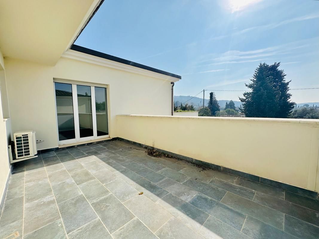 MOUANS-SARTOUX Appartement rénové Mouans Sartoux 2 pièces 38.83m2, parking + cave 2