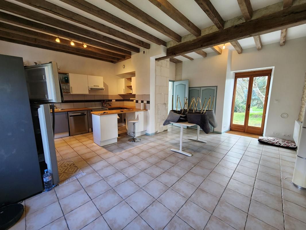 LOCHE-SUR-INDROIS Maison Loche Sur Indrois 6 pièce(s) 134 m2 2