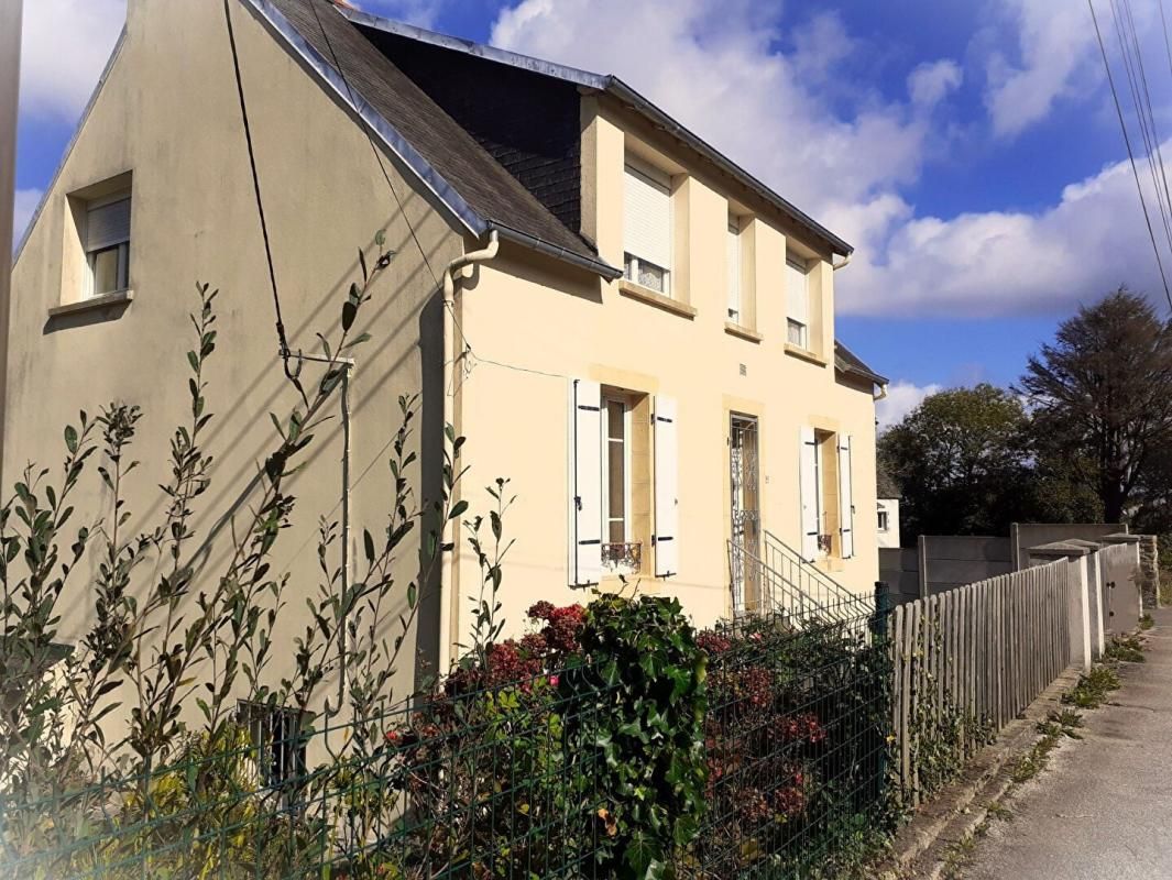 Maison 6 chambres 2 salles de bain sur terrain constructible  de 1 800 m² à Crozon - 29 560