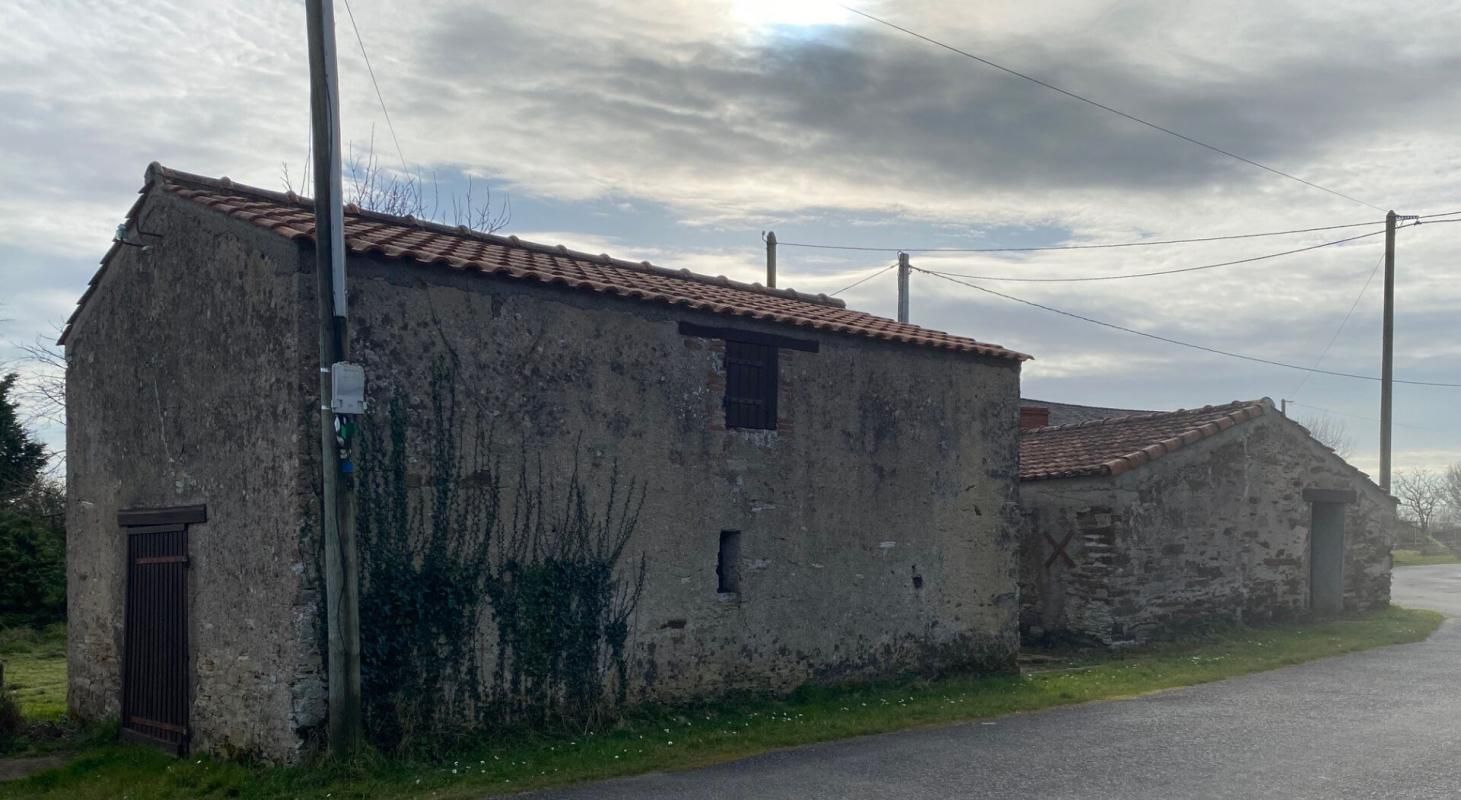 SAINTE-PAZANNE BÂTIMENTS EN PIERRES 110 M² - 44680 SAINTE PAZANNE - BUDGET 115 990  HAI 2