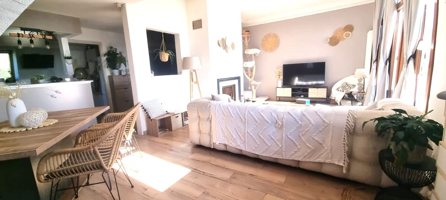 MONTBELIARD TRES BEL APPARTEMENT DUPLEX - 2 CHAMBRES- VUE IMPRENABLE- 4