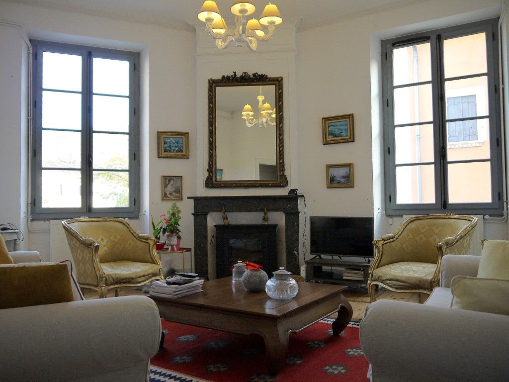 CAHORS Appartement bourgeois en centre ville, quartier historique, cathédrale 2