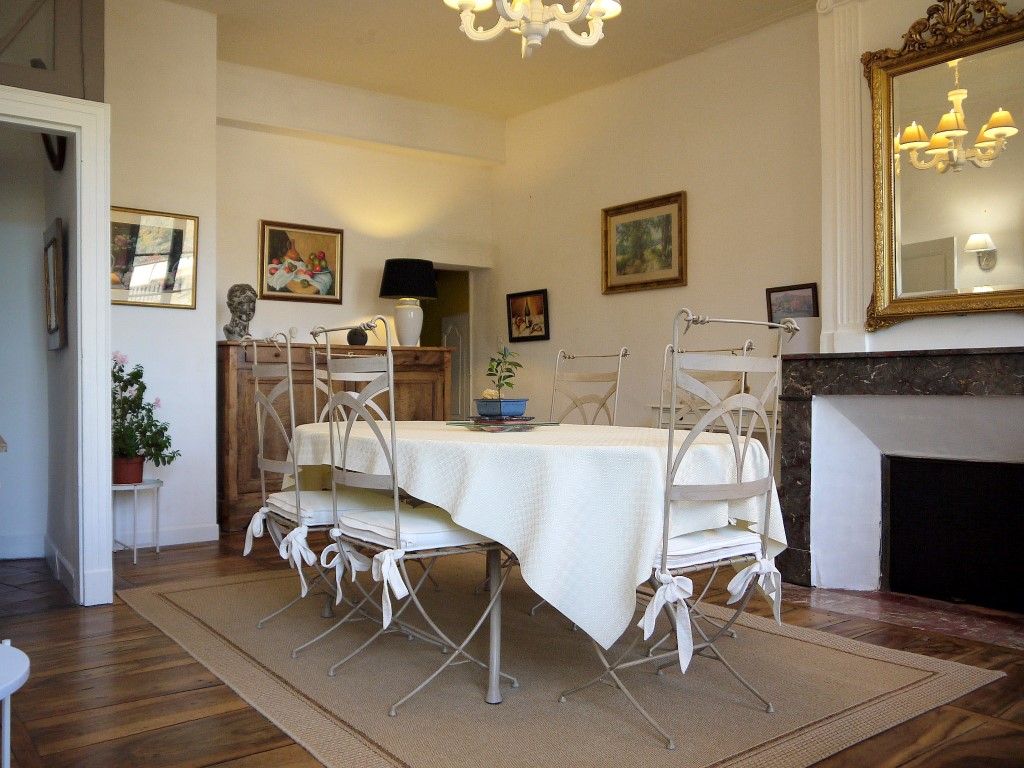 CAHORS Appartement bourgeois en centre ville, quartier historique, cathédrale 3