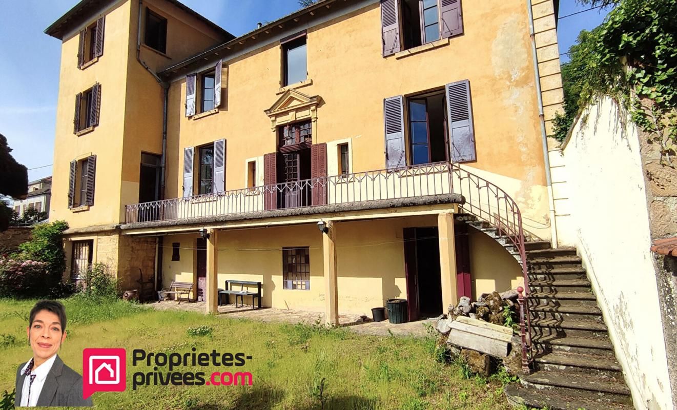THIZY LES BOURG (69240)  Maison de maitre  8 pièces, 4 chambres, terrain 1000m²