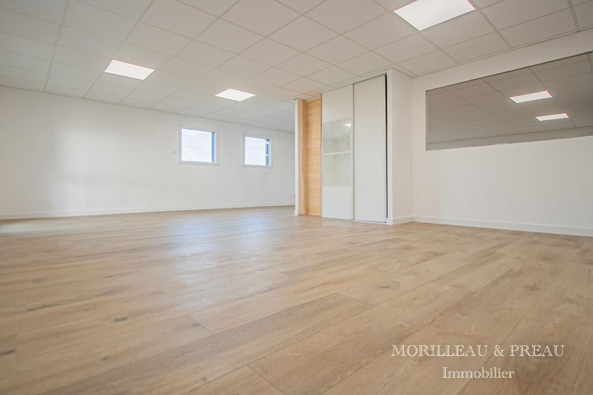 SAINT-MARS-DE-COUTAIS SAINT MARS DE COUTAIS - LOCAL D'ACTIVITES / ENTREPOT / BUREAUX  251 m² 2