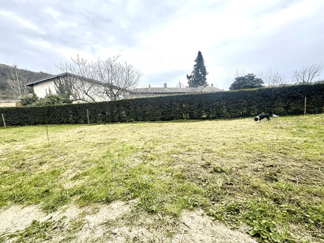 SEREZIN-DU-RHONE Triplexe 180m2 avec jardin privatif  entièrement refait à neuf 3