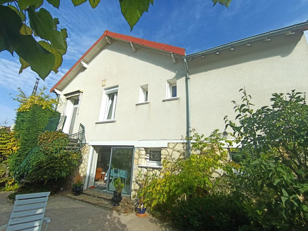 Charmante maison avec jardin à vendre à DEOLS