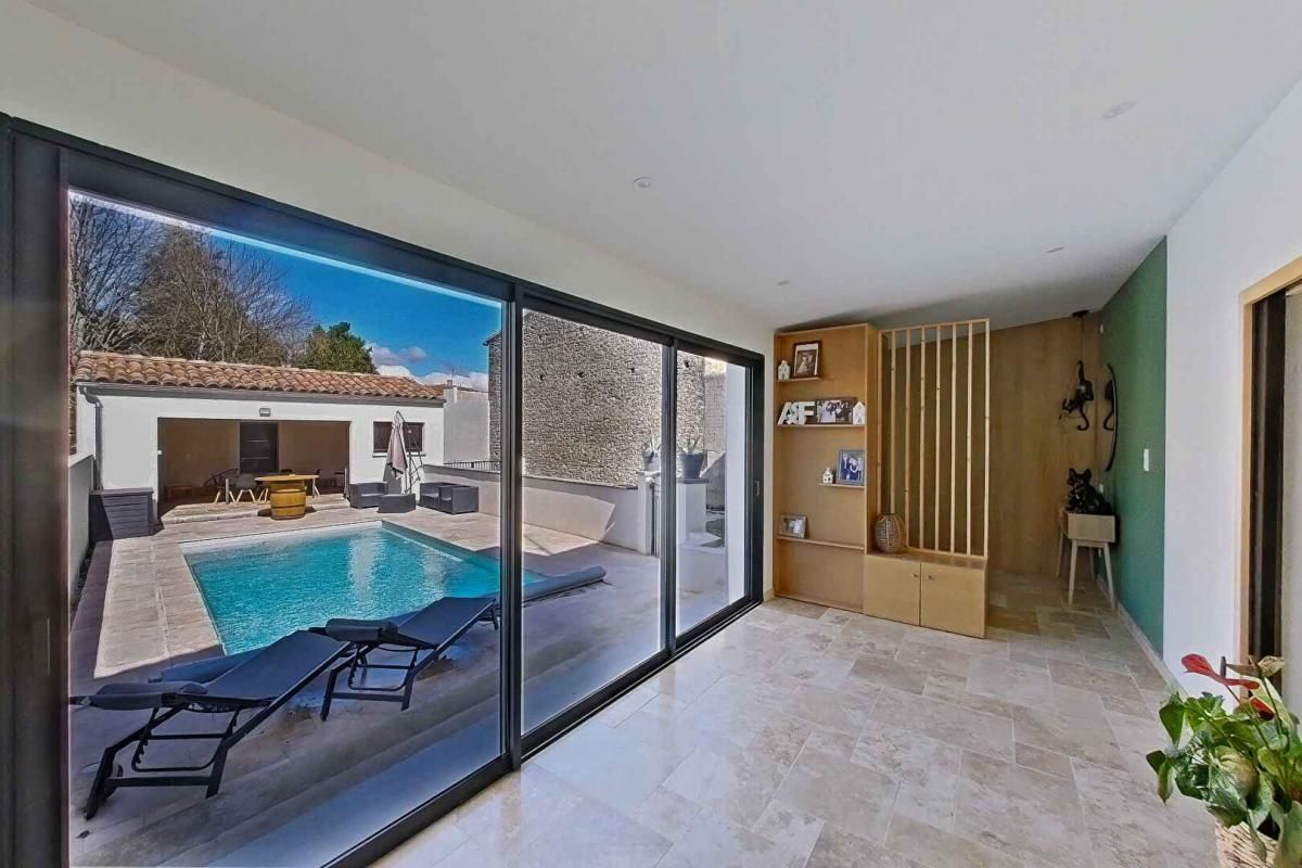 ARZENS MAISON DE CARACTERE RENOVEE AVEC PISCINE ET DEPENDANCES 4