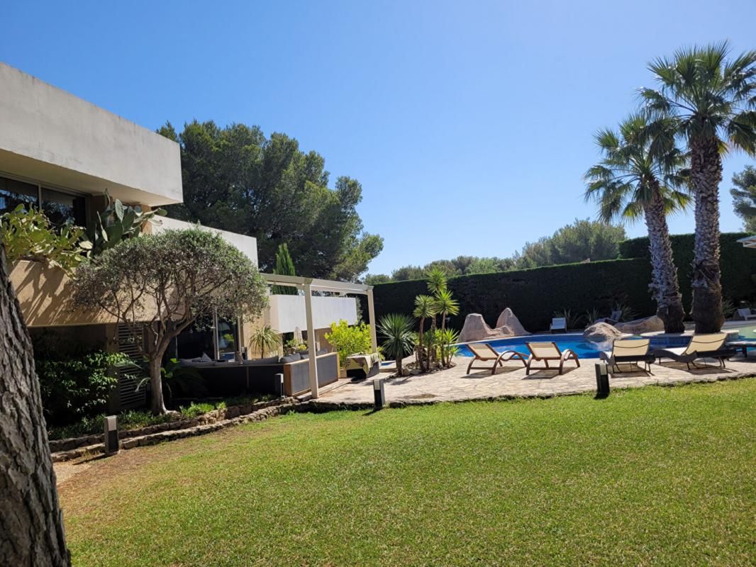 MARTIGUES Demeure de prestige 8 pièce(s) 320 m2 4