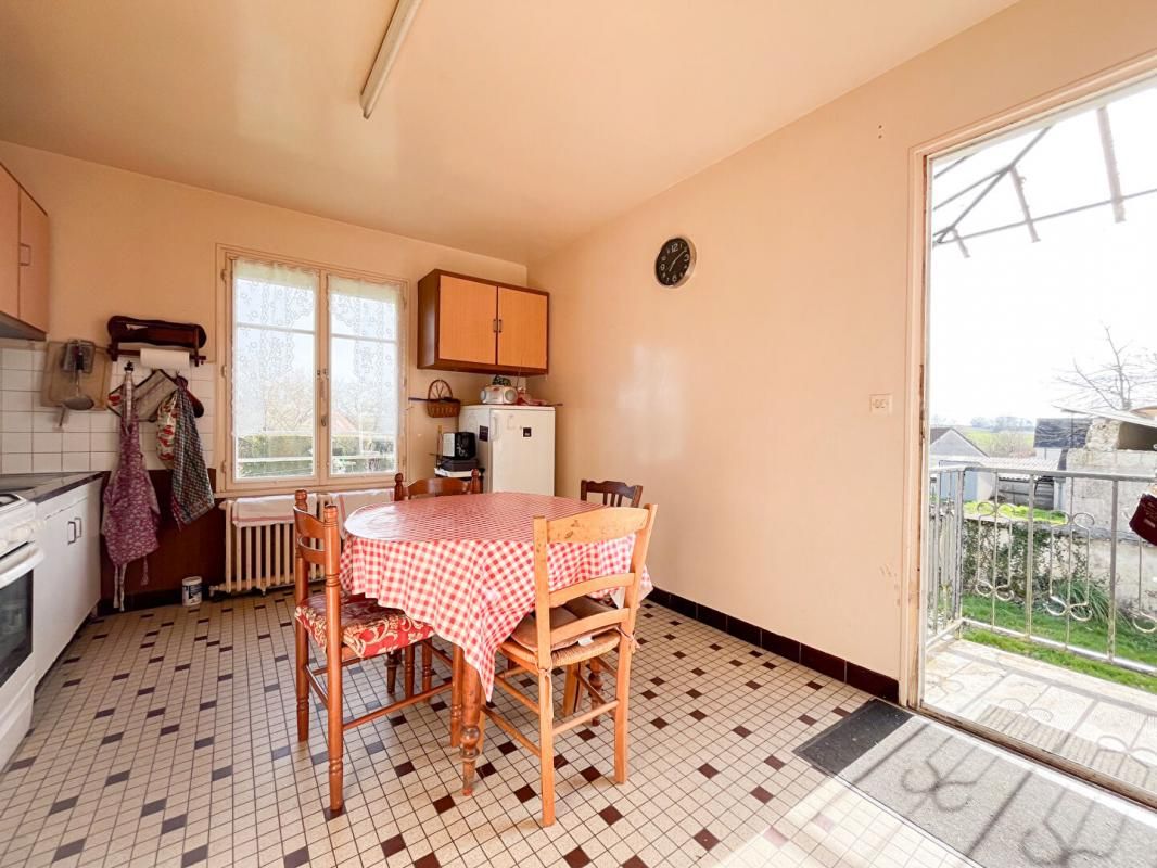 JEU-MALOCHES Maison Jeu Maloches 5 pièce(s) 85 m2 2