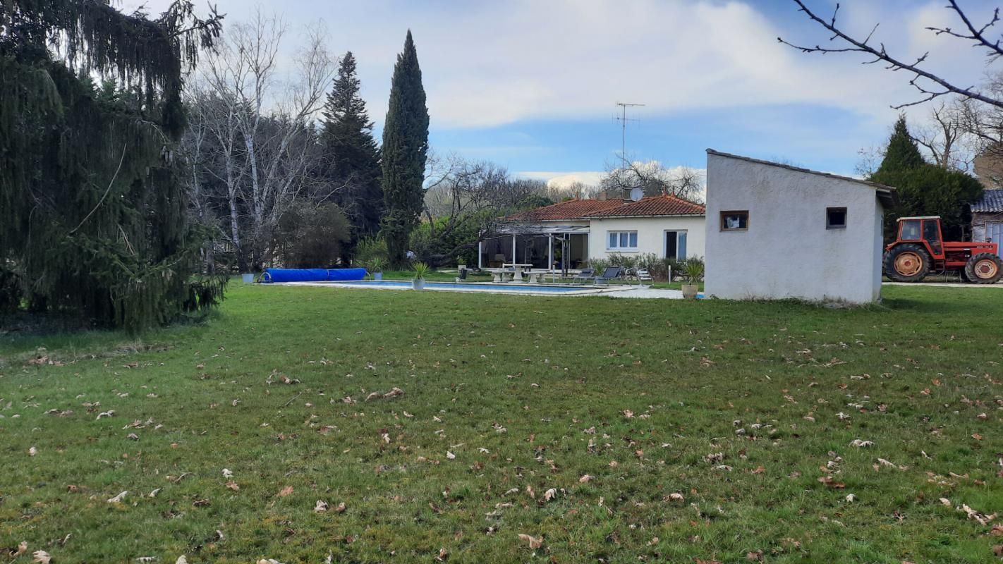 Maison plain pieds, 3 chambres, piscine