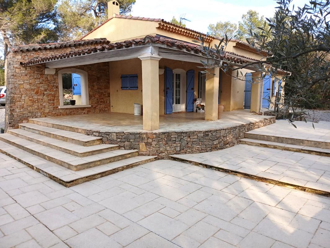 ROUGIERS Villa T4 sur 4300m² avec piscine - Rougiers 3