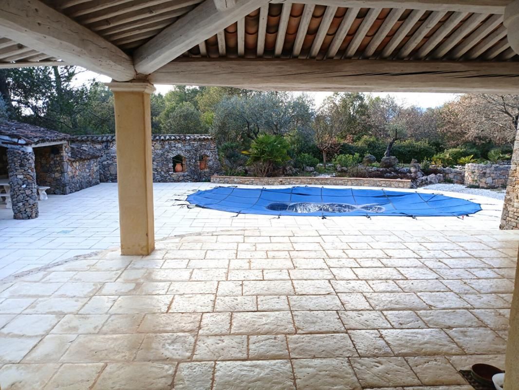 ROUGIERS Villa T4 sur 4300m² avec piscine - Rougiers 4