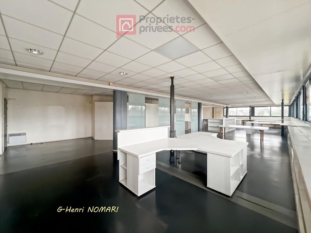 CHATEAUBRIANT Chateaubriant Espaces Bureaux 230 m2, 5 places de parking 3