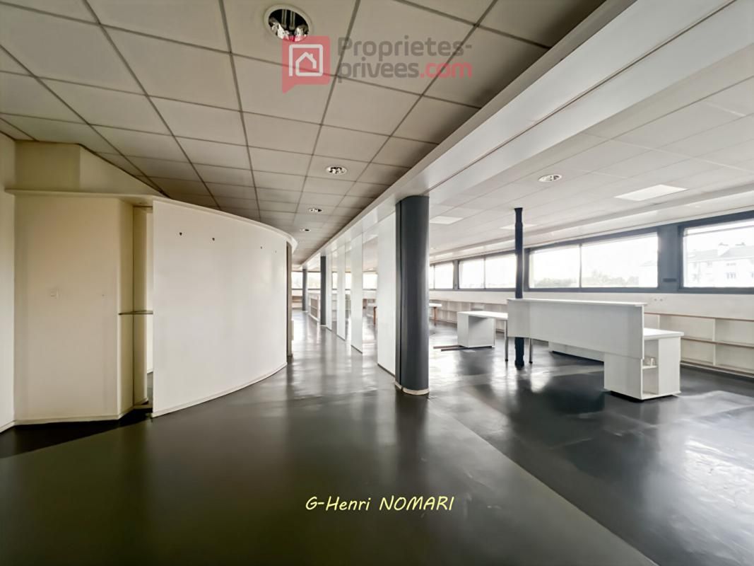 CHATEAUBRIANT Chateaubriant Espaces Bureaux 230 m2, 5 places de parking 4