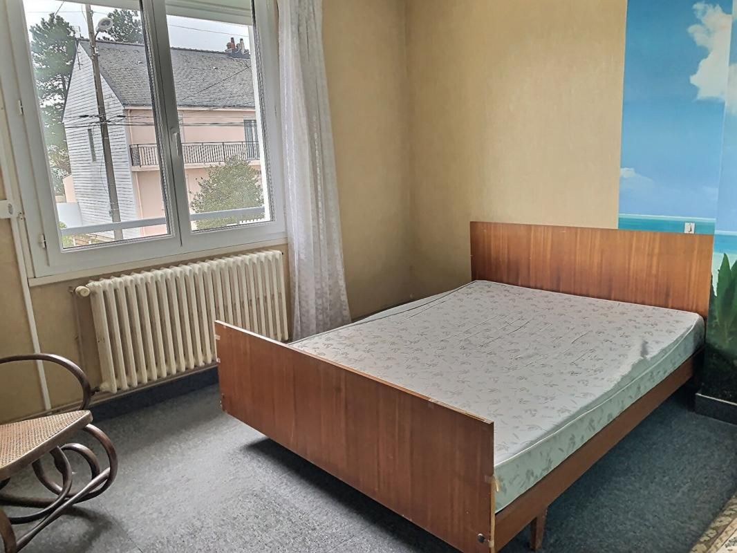 SAINT-NAZAIRE SECTEUR RESIDENTIEL - en impasse - BEAUCOUP DE POTENTIEL - 3 chambres - 2
