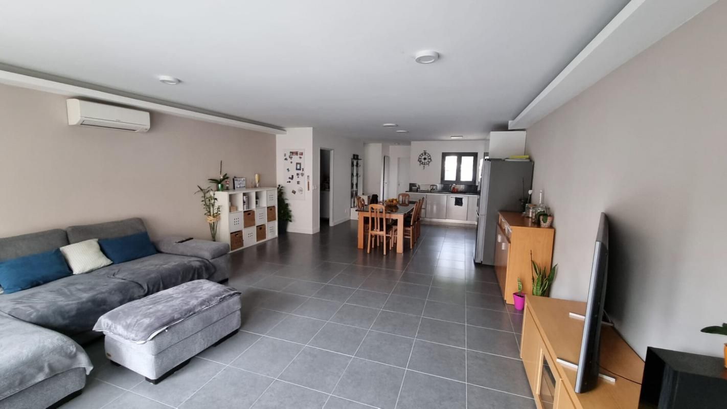 Maison 6 pièce(s) 160 m2 au sol, garage et terrasses