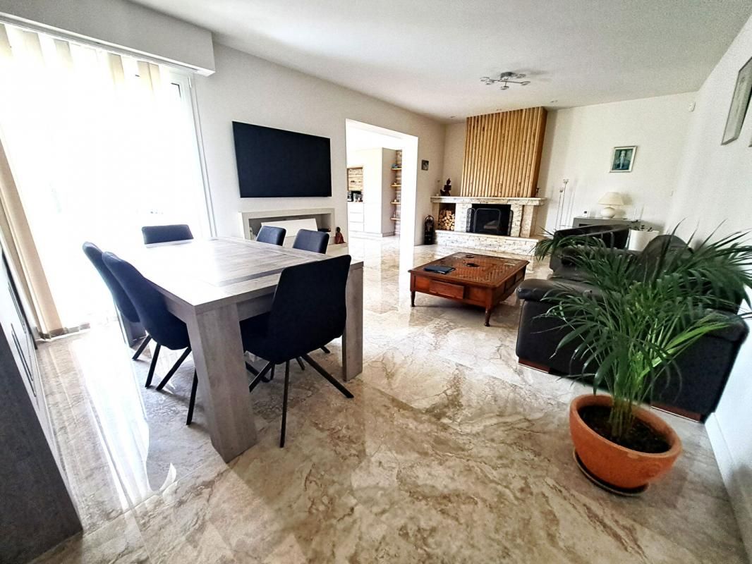 ANGOULEME Très belle maison de 6 pièces - 143 m2 - Angoulême 4