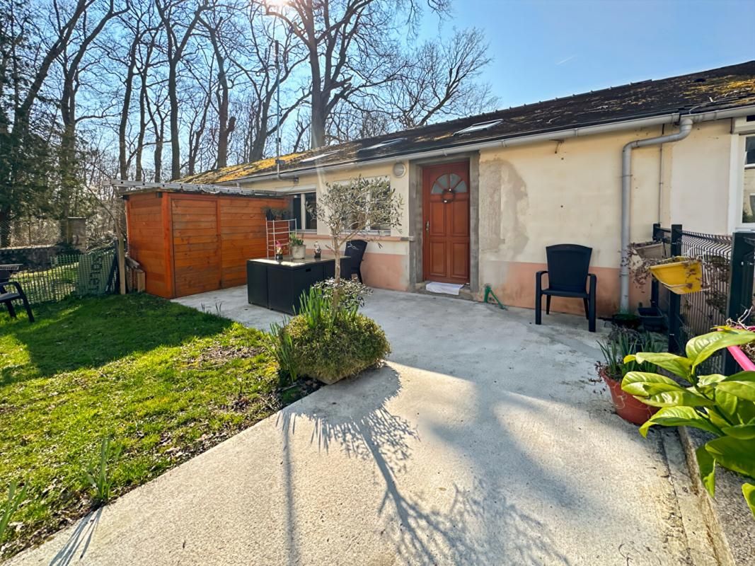 VERT-SAINT-DENIS Maison 1 pièce(s) 25.04 m2 2