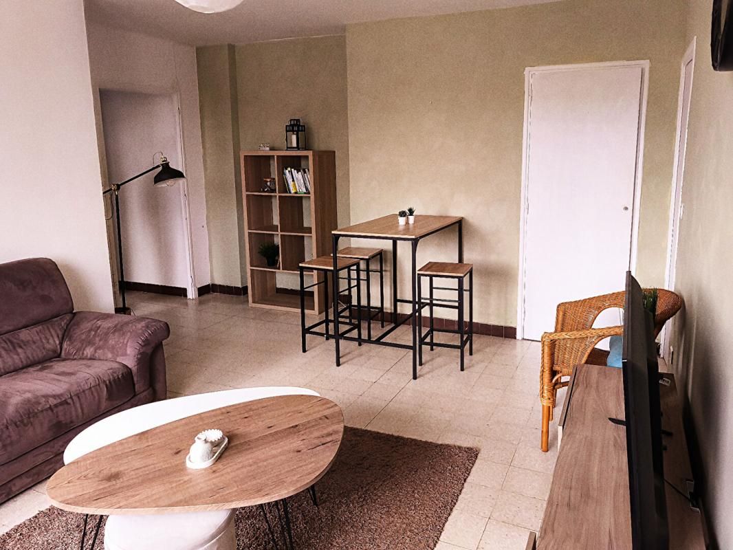 AVIGNON AVIGNON: PROCHE DES FACULTES T3 DANS RESIDENCE SECURISEE 2