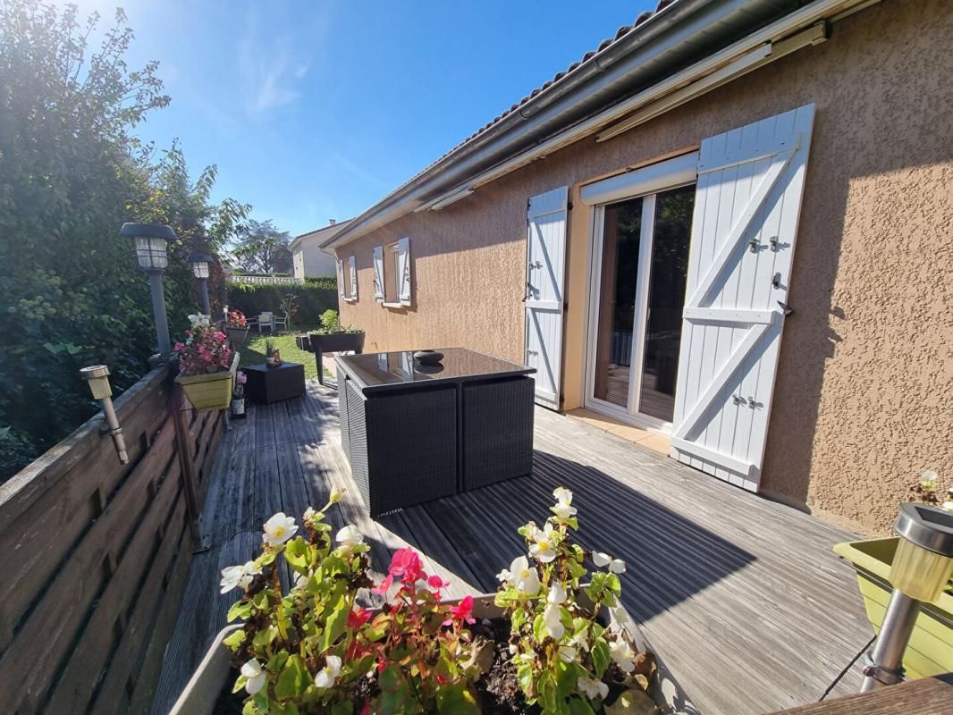 DECINES-CHARPIEU Maison Decines Charpieu 5 pièces 102 m2, garage, piscine 4