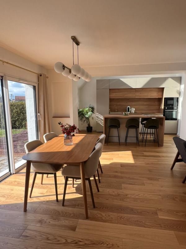 Maison La Haie Fouassiere 6 P . 4 Chs . 1 Bureau . 111.98 M² . T 1069 M² . Garage