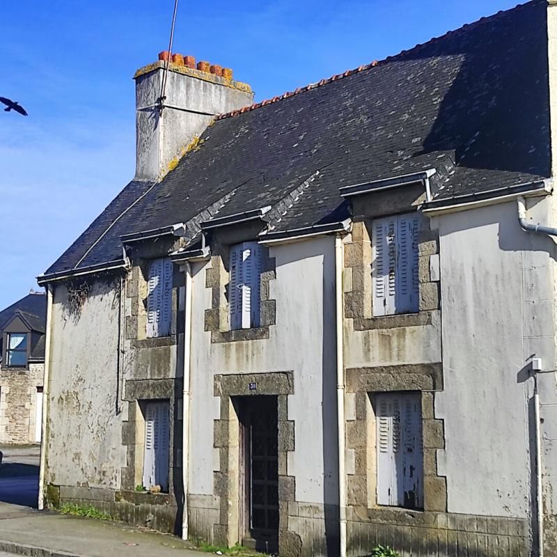 REGUINY 56500 Réguiny dans le bourg maison 2 chambres d'une surface d'environ 70 m² sur une parcelle de 108m²  entièrement à restaurer Prix 23990 euros 2