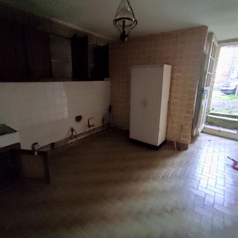 REGUINY 56500 Réguiny dans le bourg maison 2 chambres d'une surface d'environ 70 m² sur une parcelle de 108m²  entièrement à restaurer Prix 23990 euros 4